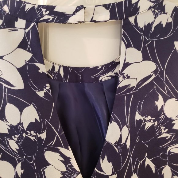 J. Crew Dress Navy/White Floral Shift Dress - Size 0 - Picture 4 of 10